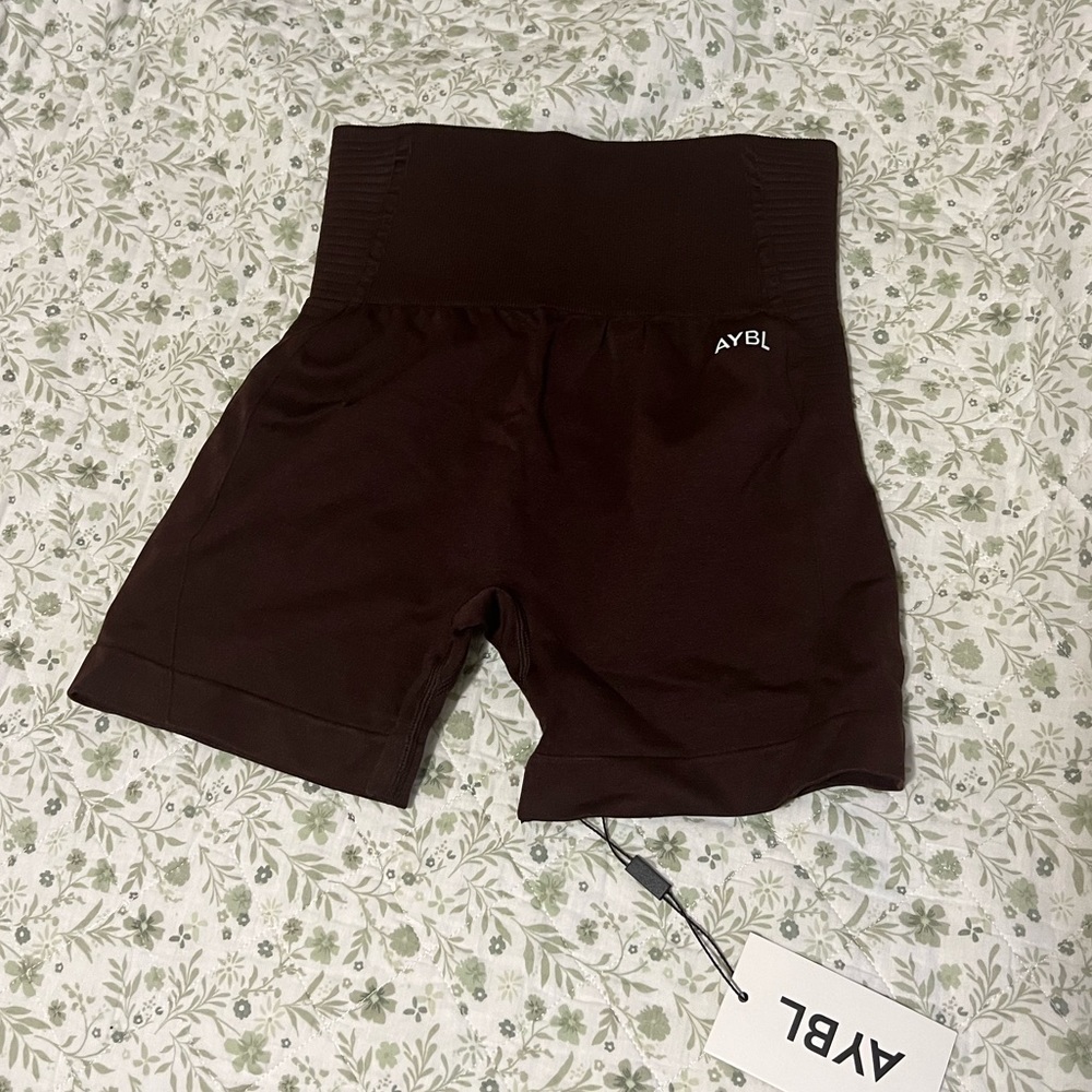 AYBL NWT V2 seamless chocolate brown shorts